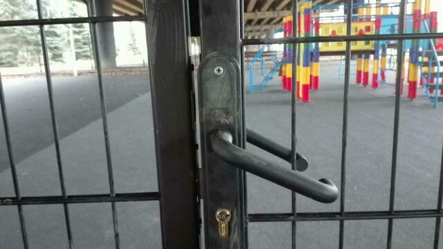 В Калининграде закрыли баскетбольную площадку под мостом на Острове