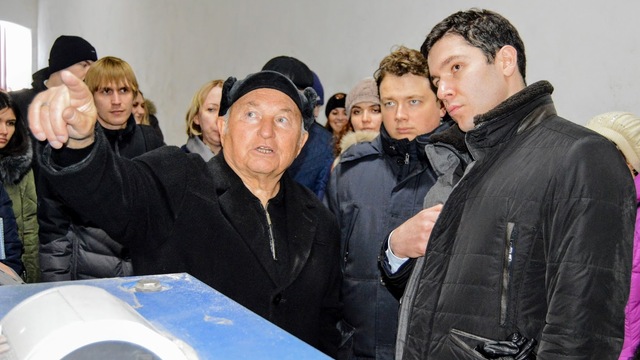 До 50 тонн в год: Лужков показал Алиханову первую ферму вёшенок (дополнено)