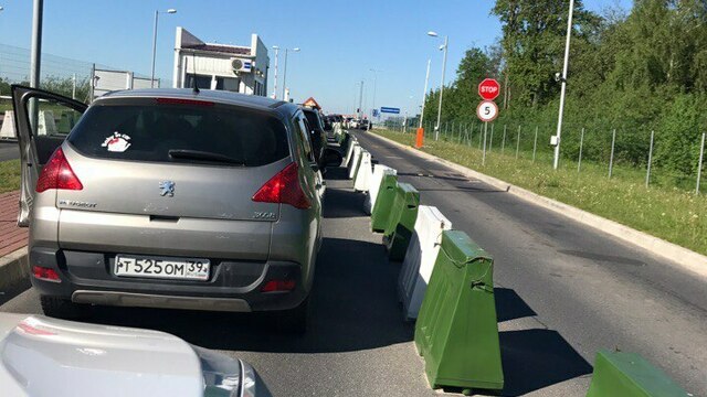 Автомобилисты жалуются на многочасовые пробки у погранперехода Мамоново — Гжехотки