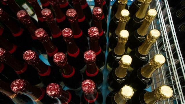 В Калининградской области возбуждено несколько дел по факту незаконной продажи алкоголя в сети 