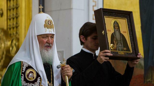 Патриарх передал калининградскому храму икону и мощи чудотворца Нила Столобенского
