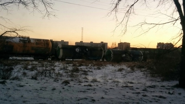 В Калининграде сошли с рельсов цистерны грузового поезда (фото, видео)