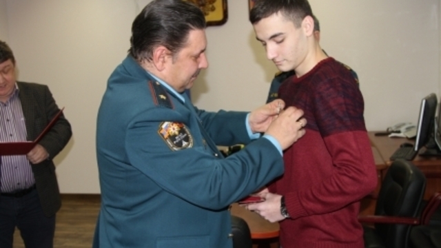 Студент БФУ, спасший двух тонущих детей в Зеленоградске, получил медаль