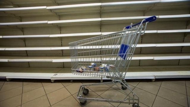 В России предложили запретить продажу бытовых чистящих средств по ночам 