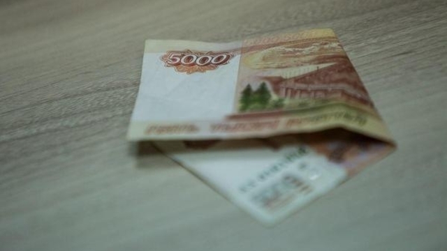 Минфин: обсуждение прогрессивной шкалы налогов возможно не ранее 2018 года 