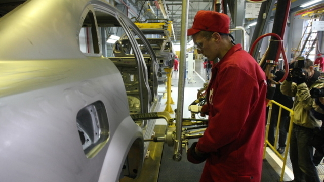 Промышленное производство в России достигло январского минимума