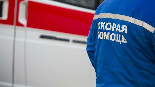 В Гурьевске больной мужчина несколько дней лежал на полу в своей квартире без помощи