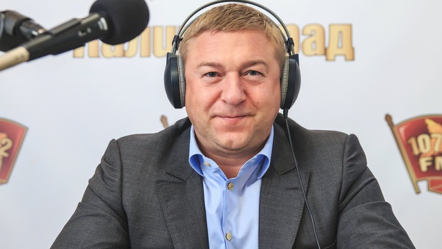На радио 