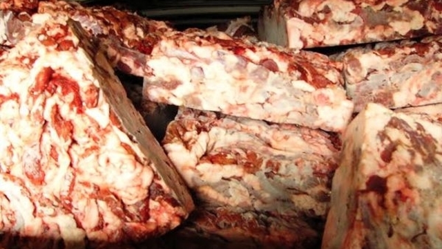Россельхознадзор запретил ввоз в регион мясной продукции из Тверской области и Москвы 