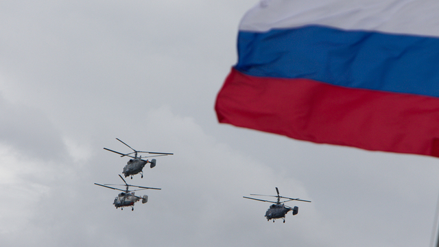 Опрос: половина россиян считает наиважнейшим финансирование военной отрасли в ущерб другим сферам