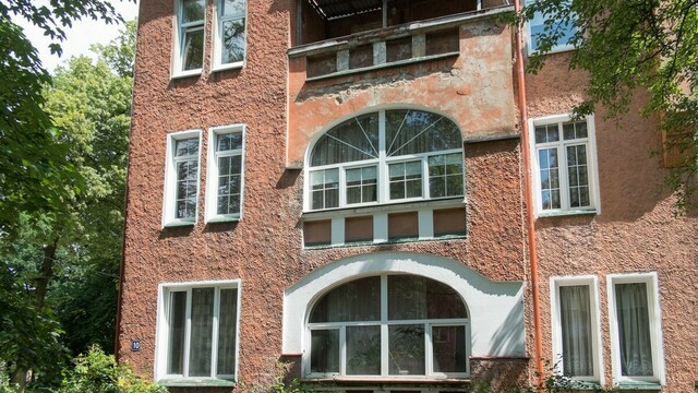 Квартира знаменитого архитектора и подвал с крысами: как живётся в старейших домах Калининграда