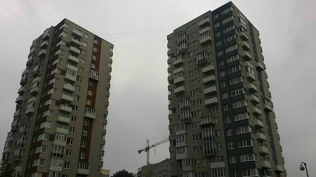 У упавшей с высотки на ул. Судостроительной девушки остался маленький ребёнок