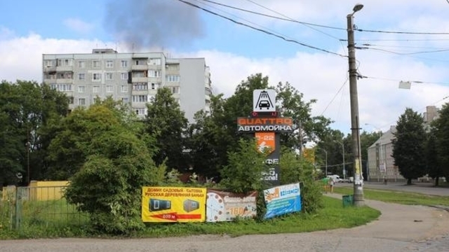 На дорожных ограждениях Калининграда запретили рекламу 