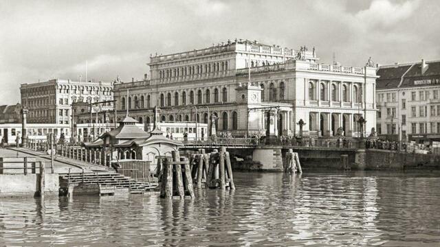 Львы, кино и театр: история здания биржи (ДКМ). Спецпроект Клопс.Ru 