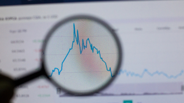 Стоимость биткоина обрушилась на 30%
