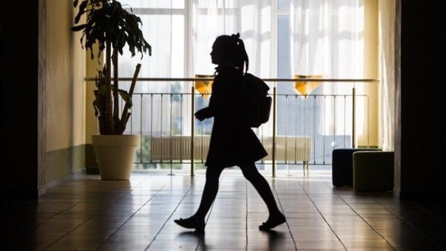 Эксперты: в России семьи с детьми-школьниками — самая бедная категория населения 