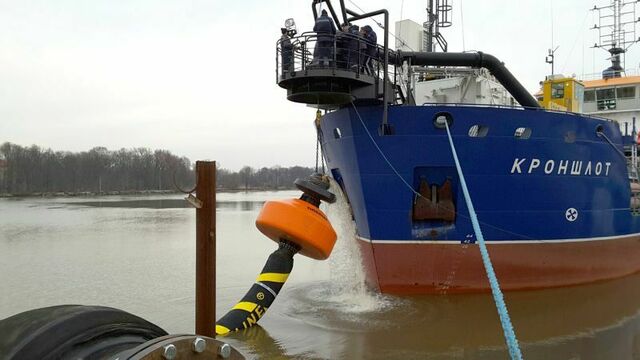 В морском порту Калининград начались работы по углублению дна