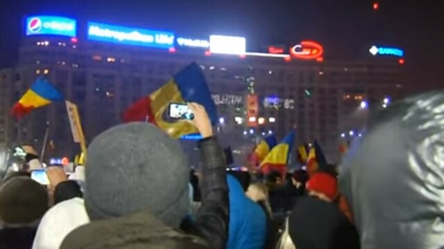 В Румынии до 500 тыс. человек участвуют в акциях протеста против правительства 