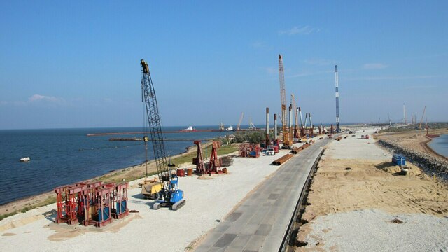 Президент Украины решил судиться с Россией из-за Керченского моста