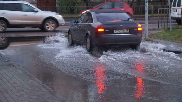 В водоканале рассказали, когда устранят утечку воды на ул. Светлой 