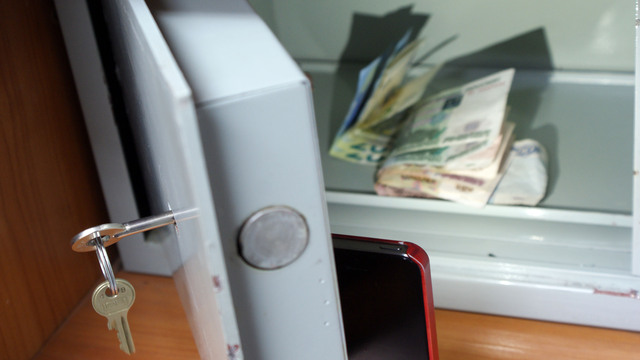 Финансовый омбудсмен: Россияне задолжали банкам по кредитам 10 трлн 