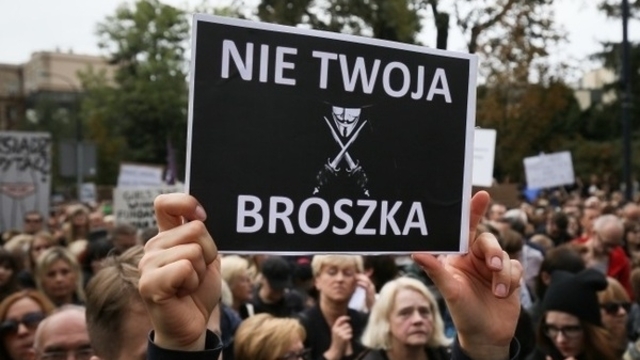 Власти Польши отказались от идеи полного запрета абортов 