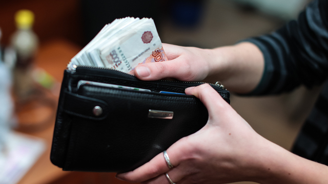 Госдума в первом чтении приняла закон о повышении МРОТ до прожиточного минимума