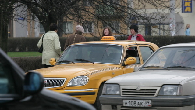 Калининградские такси бесплатно отвезут ветеранов домой после парада и салюта 9 мая