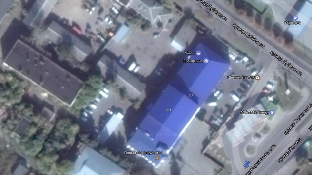 Польша закрыла свои консульства на Украине из-за обстрела одного из них 