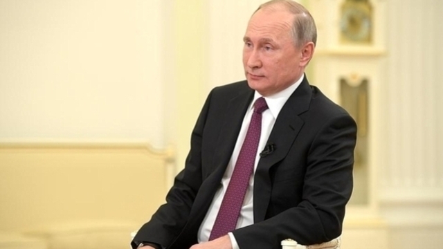 Путин поддержал идею упростить получение российского гражданства 