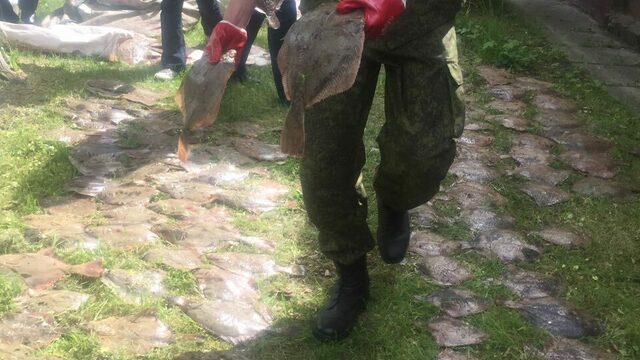 Калининградские пограничники задержали семерых браконьеров за ловлю камбалы (фото, видео)