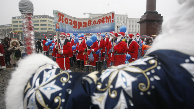 В туалетных бачках и сломанных холодильниках: где калининградцы прячут новогодние подарки 