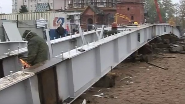 До конца года в Гусеве построят пешеходный мост через реку Писсу
