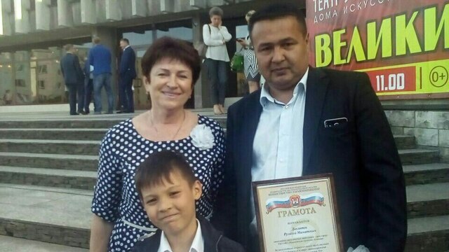 В Калининграде наградили хирурга, спасшего раненного ножом школьника
