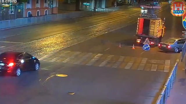 Появилось видео аварии с BMW на площади Победы в середине июля 