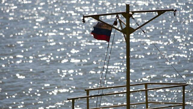 Экипажи четырёх траулеров пожаловались в Калининградский профсоюз моряков на невыплату зарплаты 