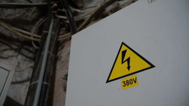 Плановый ремонт оставил без света жильцов на 19 улицах Калининграда  