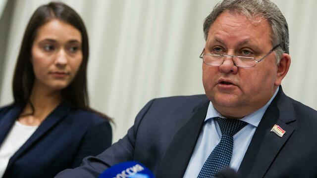 На Янтарном комбинате объяснили причины экспорта сырца в Китай