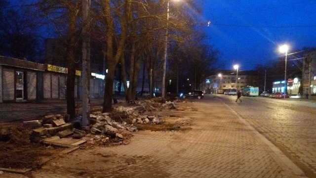На Ленинском проспекте Калининграда убрали с пешеходной зоны ларьки (фото) 