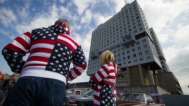 Россиянам предложили получать американские визы в Киеве