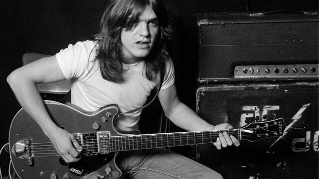Скончался один из основателей AC/DC Малкольм Янг
