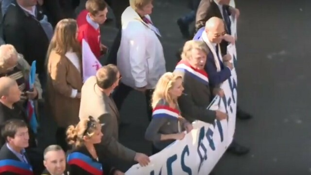 В Париже более 25 тыс. человек вышли на акцию протеста против однополых браков 