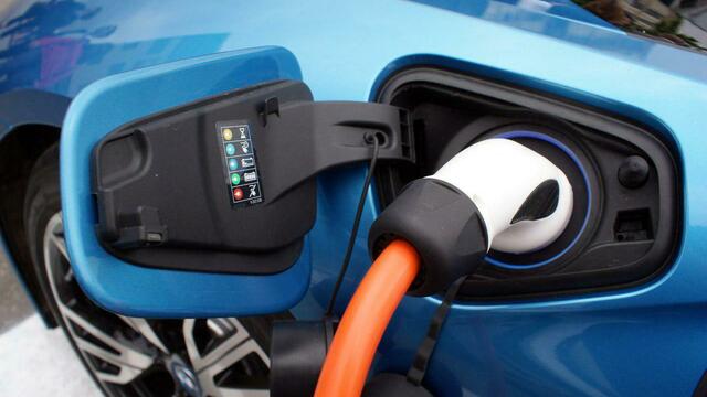 Правительство РФ разрешило заряжать электромобили в помещении