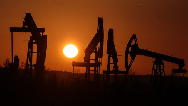 Страны ОПЕК договорились об ограничении добычи нефти 