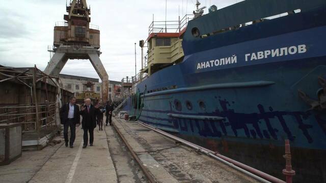 В Севастополе из-за долгов по зарплате морякам арестовали калининградский танкер