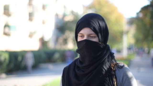 В Британии мужчину, ударившего мусульманку по лицу беконом, посадили в тюрьму на полгода