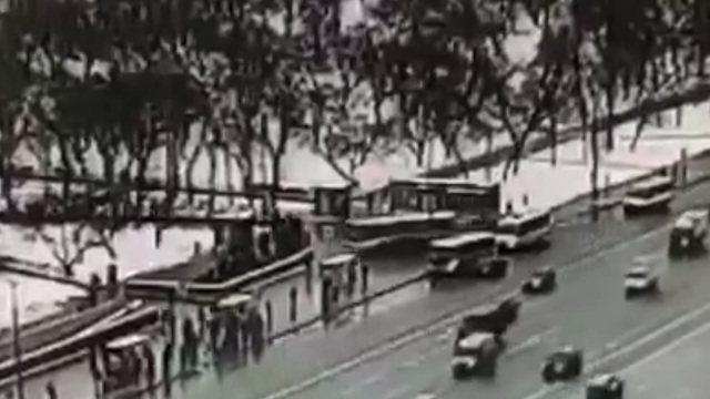 Появилось видео смертельного ДТП с автобусом, съехавшим в московский подземный переход