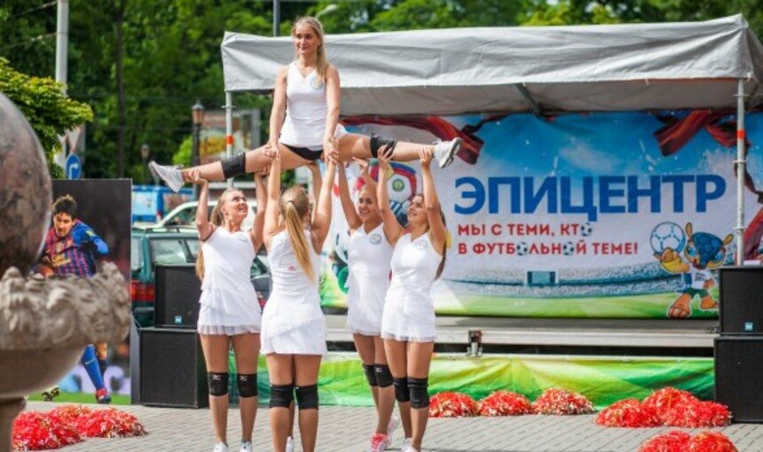 Футбол у нас в крови! &quot;Эпицентр&quot; помог  калининградцам почувствовать дух Чемпионата мира - Новости Калининграда