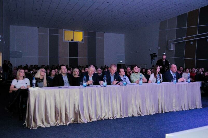 "Главное, что никто не плакал": состоялось открытие пятого, юбилейного, сезона Гурьевской лиги КВН - Новости Калининграда