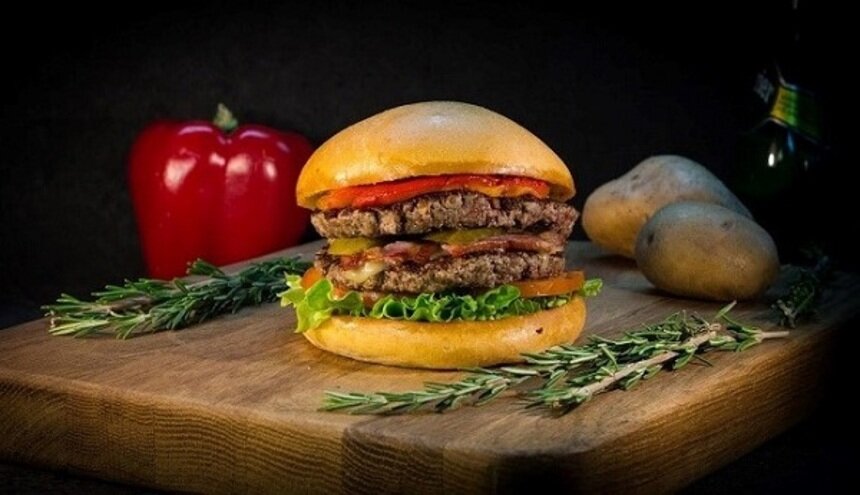 На 50 оттенков вкуснее: в Калининград пришла мода на крафтовые бургеры - Новости Калининграда